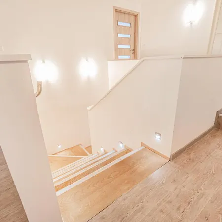 Sara S Bazenem A Infrasaunou Na Kraji Prahy